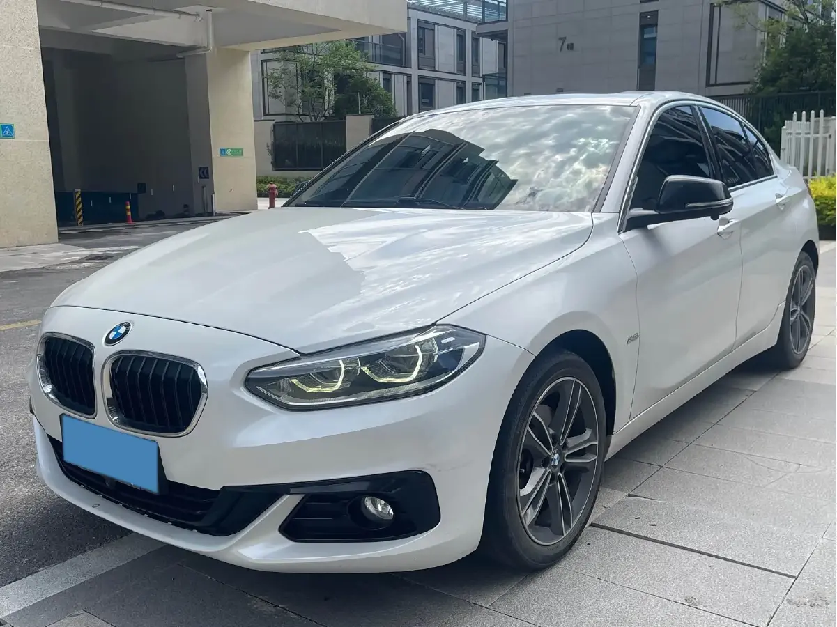 2017 BMW 1 Series 1.5T 136HP L3 6AT