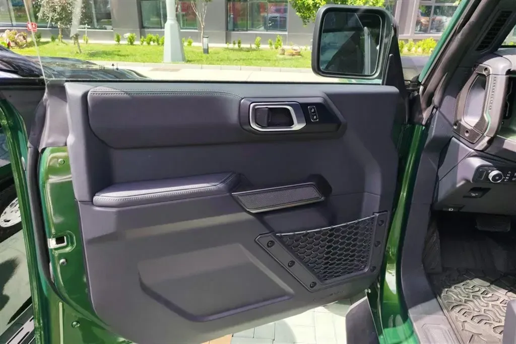 2024 Ford Bronco 2.3T 275HP L4 10AT,autocango,china used car exporter,china ev exporter,chinese used car exporter,chinese used ev exporter