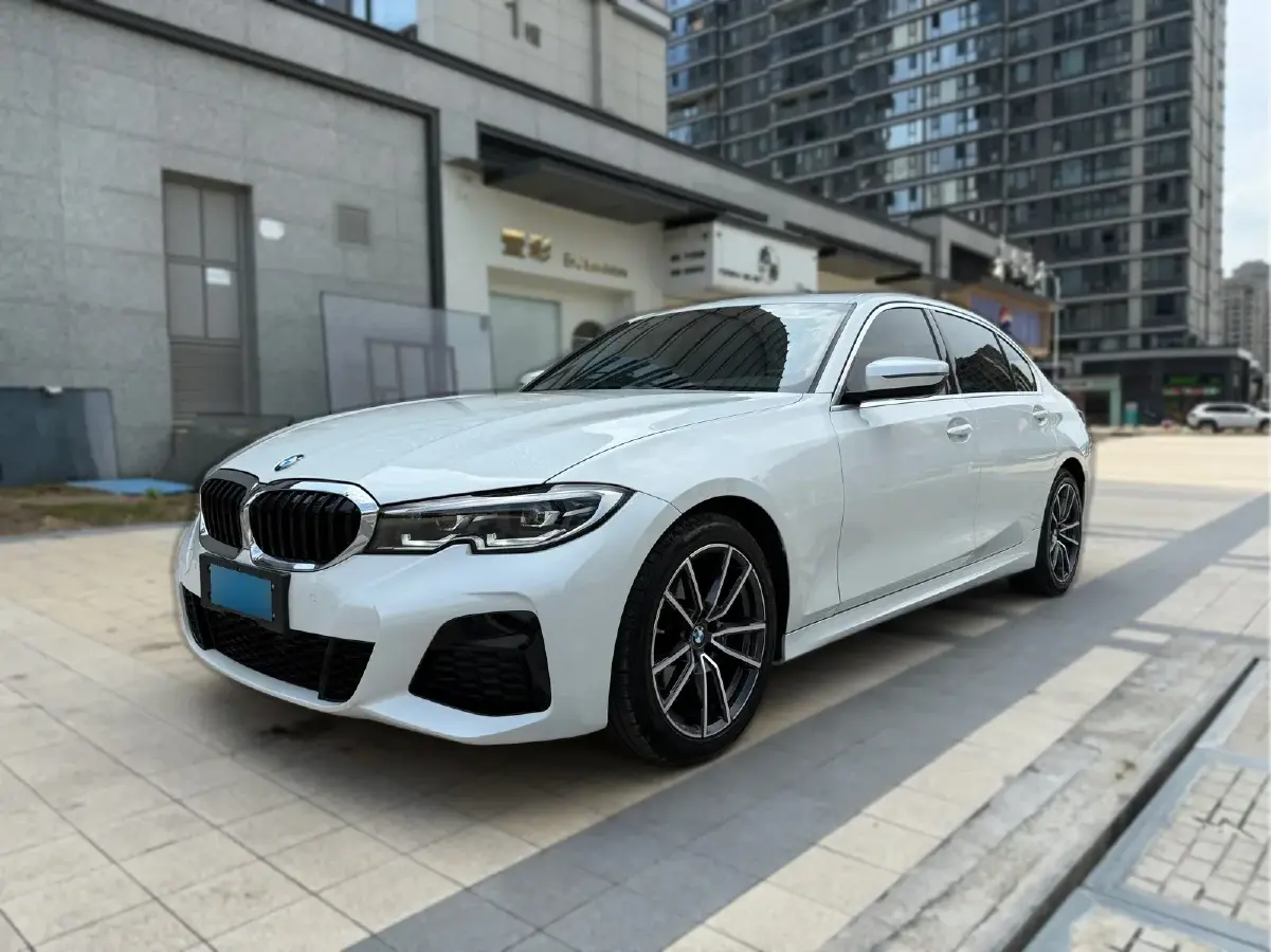 2022 BMW 3 Series 2.0T 156HP L4 8AT