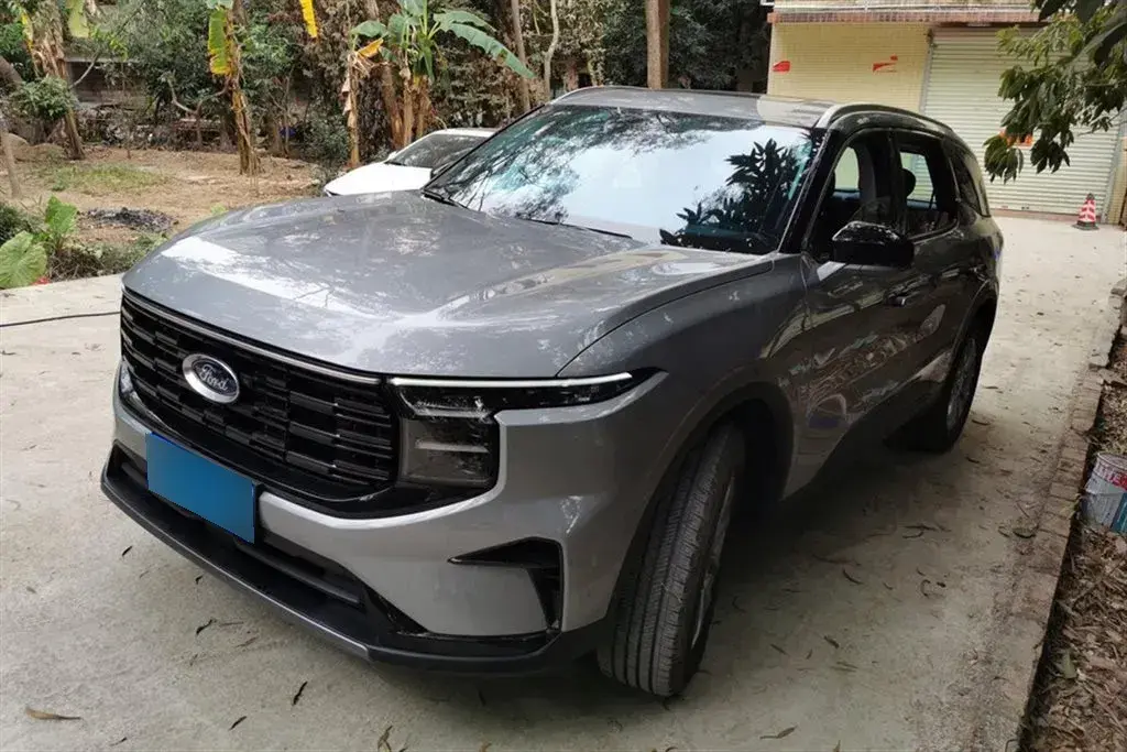 2023 Ford Edge 2.0T 252HP L4 8AT