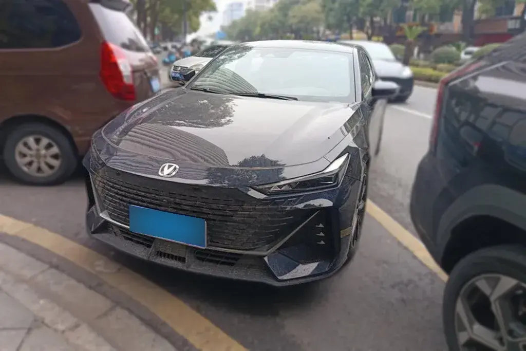 2023 ChangAn UNI-V 1.5T 188HP L4 7DCT