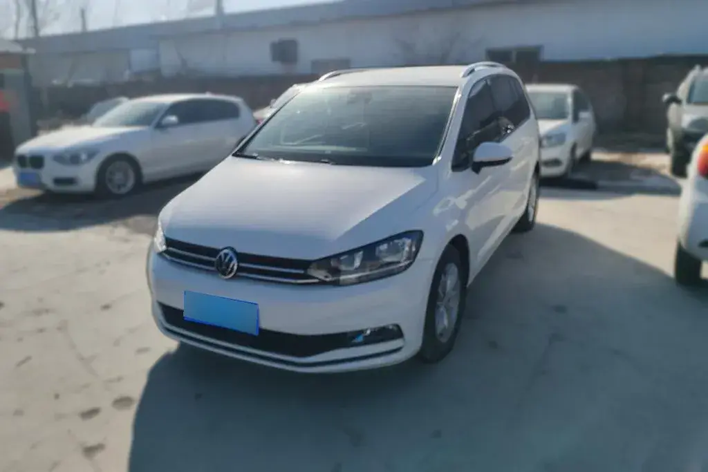 2018 Volkswagen Touran 1.4T 150HP L4 7DCT