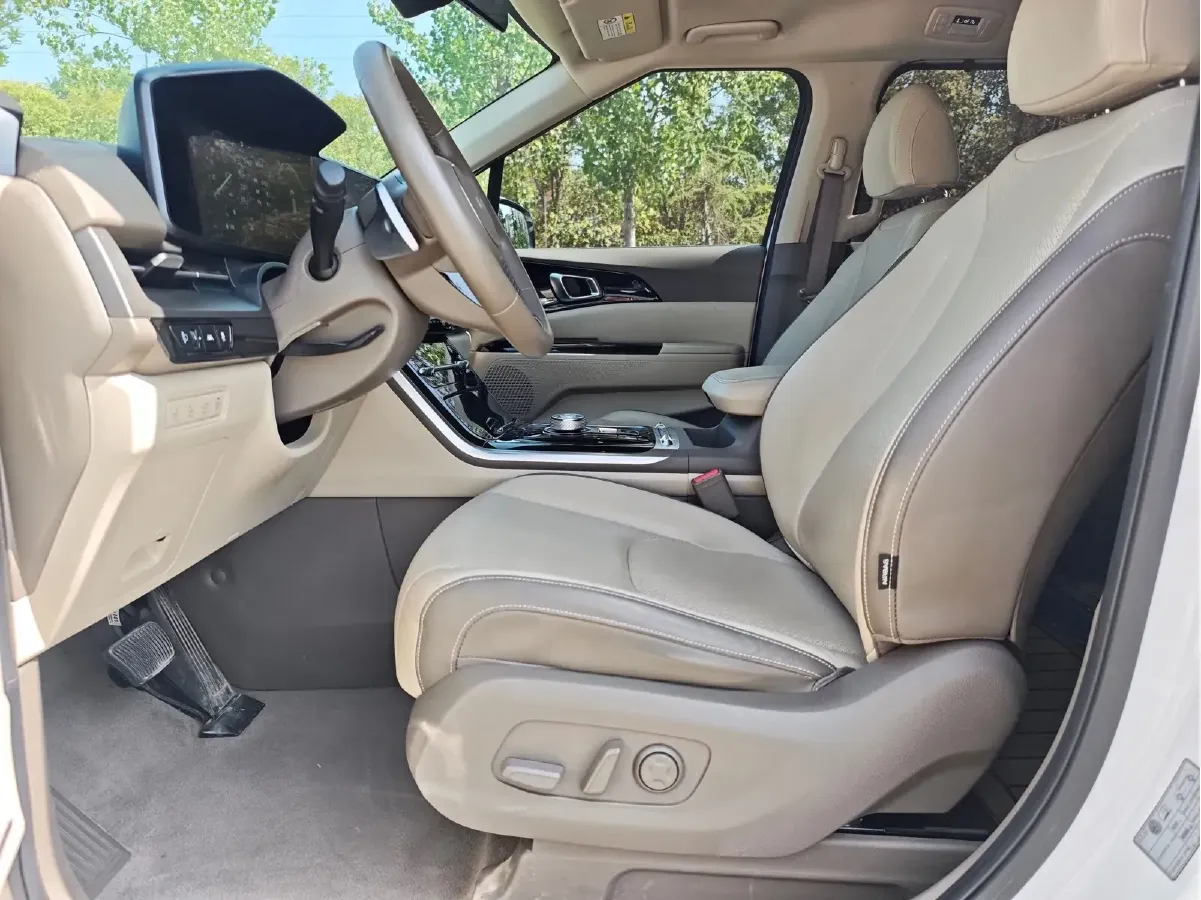 2021 Kia Carnival 2.0T 233HP L4 8AT,autocango,china used car exporter,china ev exporter,chinese used car exporter,chinese used ev exporter