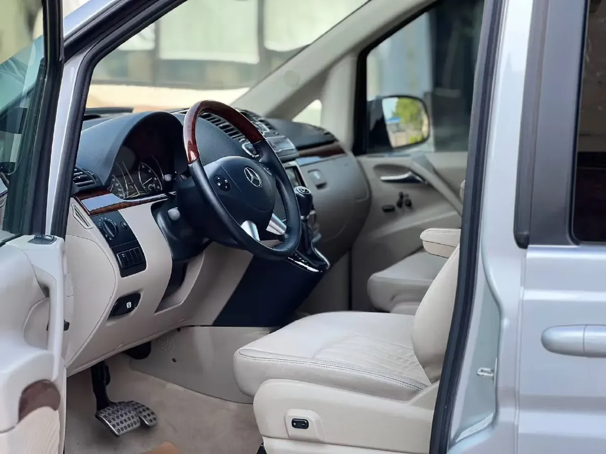 2015 Mercedes-Benz Viano 3.0L 224HP V6 5AT,autocango,china used car exporter,china ev exporter,chinese used car exporter,chinese used ev exporter