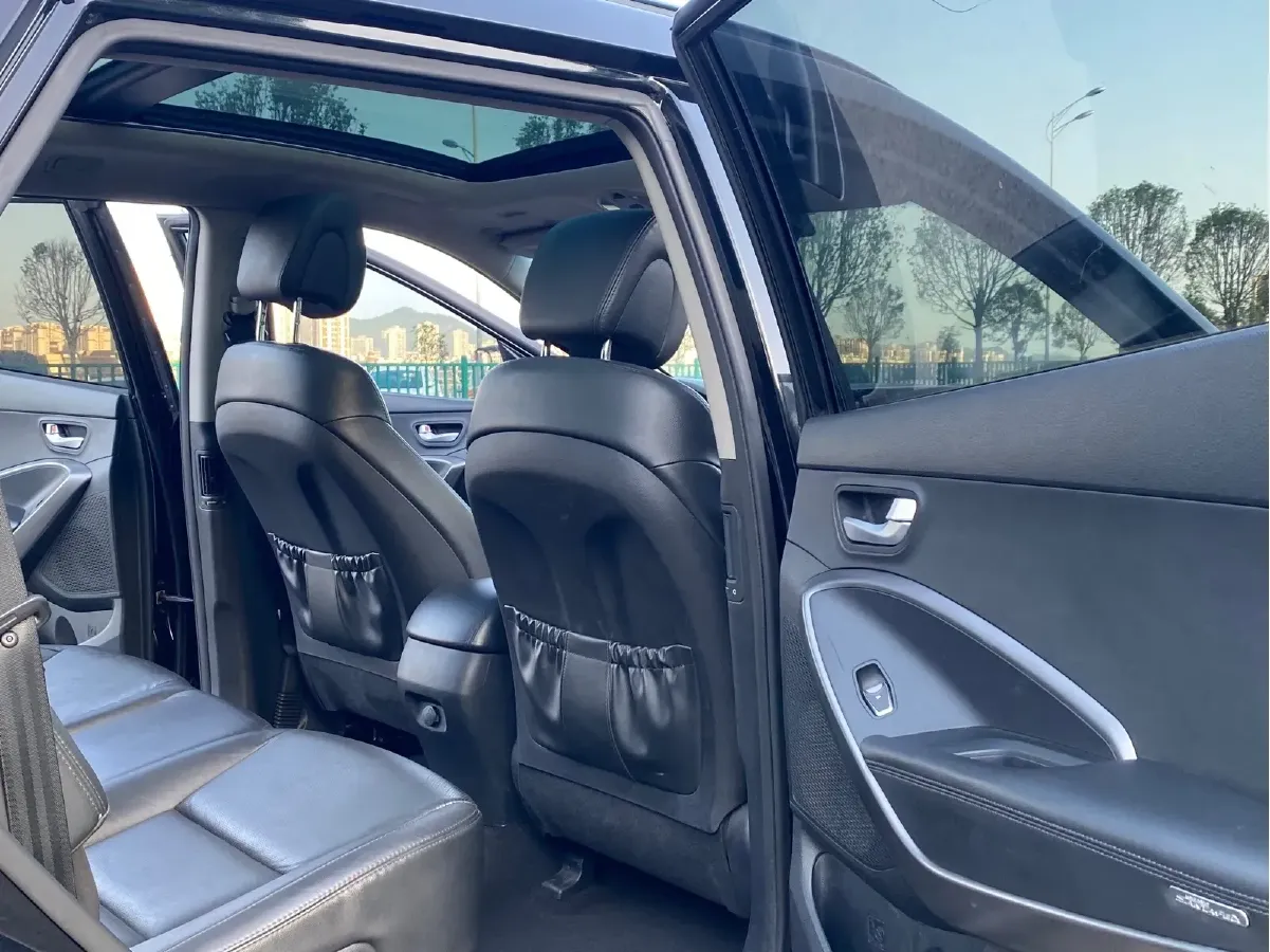 2013 Hyundai Grand SantaFe 3.0L 264HP V6 6AT,autocango,china used car exporter,china ev exporter,chinese used car exporter,chinese used ev exporter