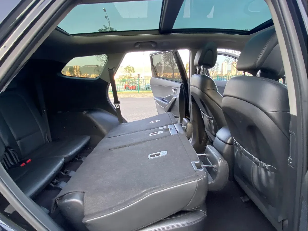 2013 Hyundai Grand SantaFe 3.0L 264HP V6 6AT,autocango,china used car exporter,china ev exporter,chinese used car exporter,chinese used ev exporter