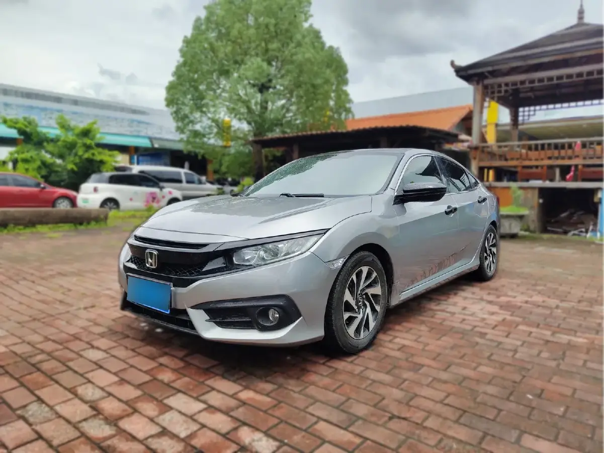 2016 Honda Civic 1.5T 177HP L4 CVT