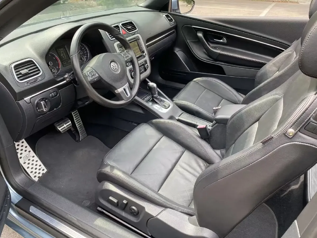 2011 Volkswagen Eos 2.0T 211HP L4 6DCT,autocango,china used car exporter,china ev exporter,chinese used car exporter,chinese used ev exporter