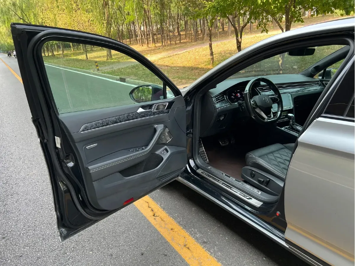 2020 Volkswagen Magotan GTE 1.4T 150HP L4 6DCT PHEV 13KWH,autocango,china used car exporter,china ev exporter,chinese used car exporter,chinese used ev exporter