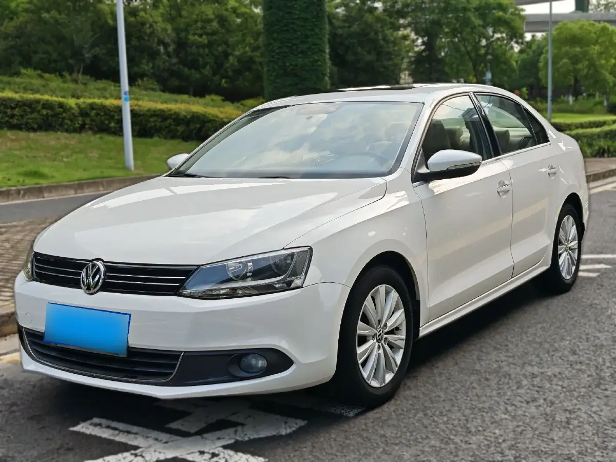 2014 Volkswagen Sagitar 1.6L 105HP L4 6AT
