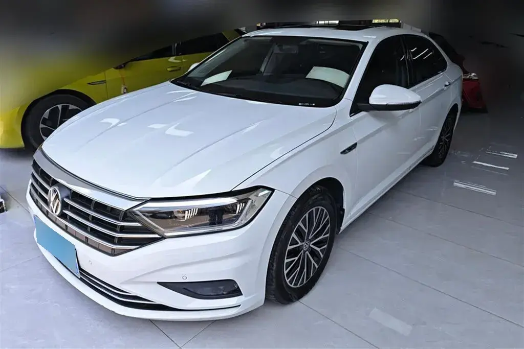 2021 Volkswagen Sagitar 1.2T 116HP L4 7DCT