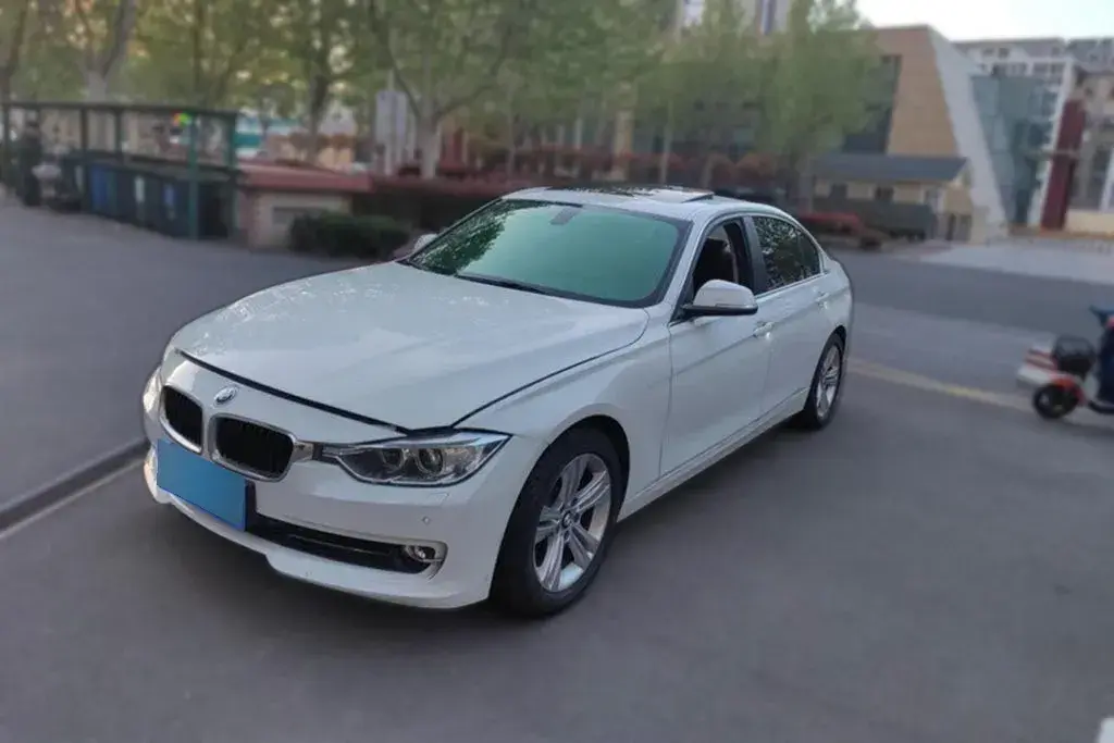 2013 BMW 3 Series 2.0T 184HP L4 8AT