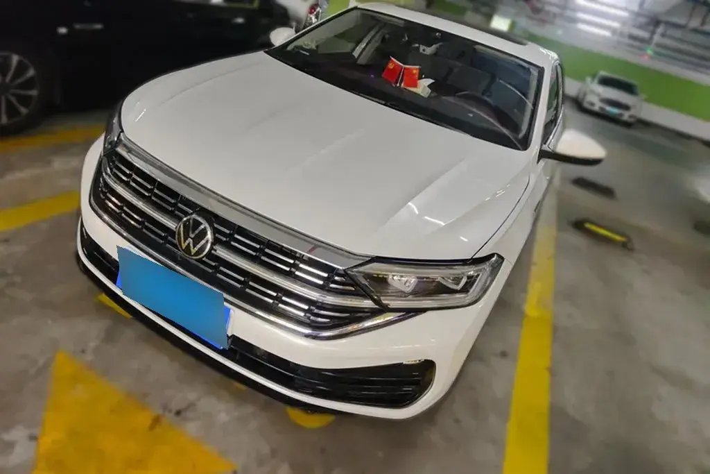 2023 Volkswagen Sagitar 1.5T 160HP L4 7DCT