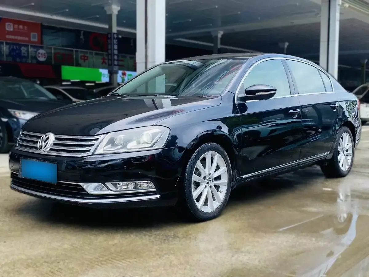 2012 Volkswagen Magotan 2.0T 200HP L4 6DCT