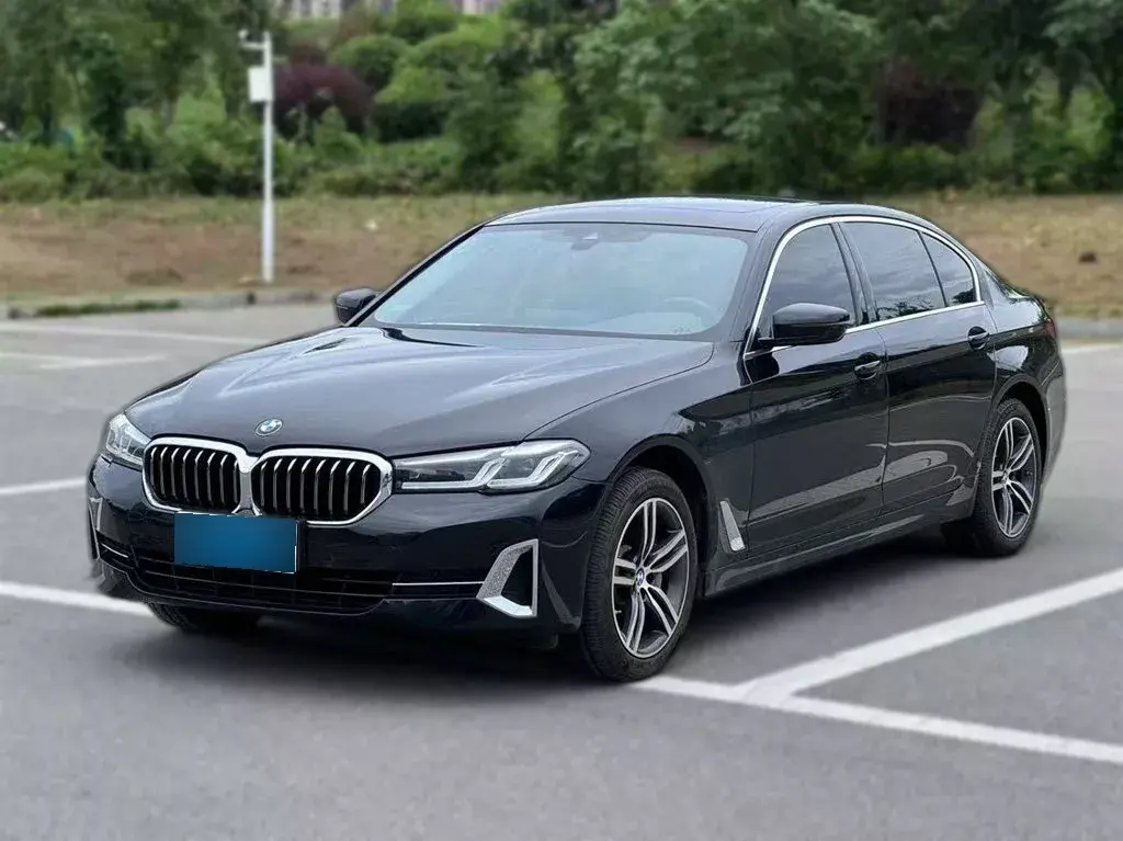 2022 BMW 5 Series 2.0T 252HP L4 8AT