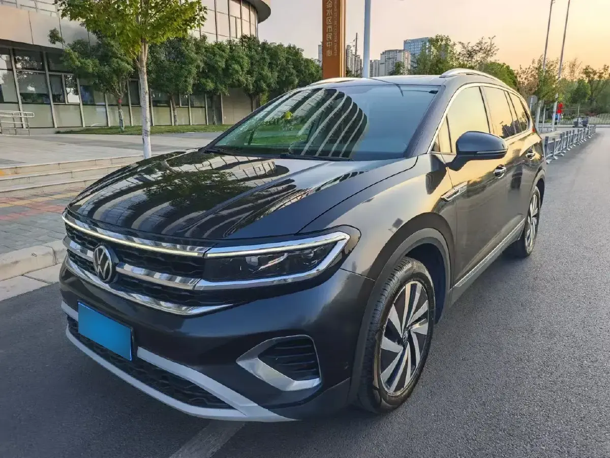 2022 Volkswagen Talagon 2.0T 220HP L4 7DCT