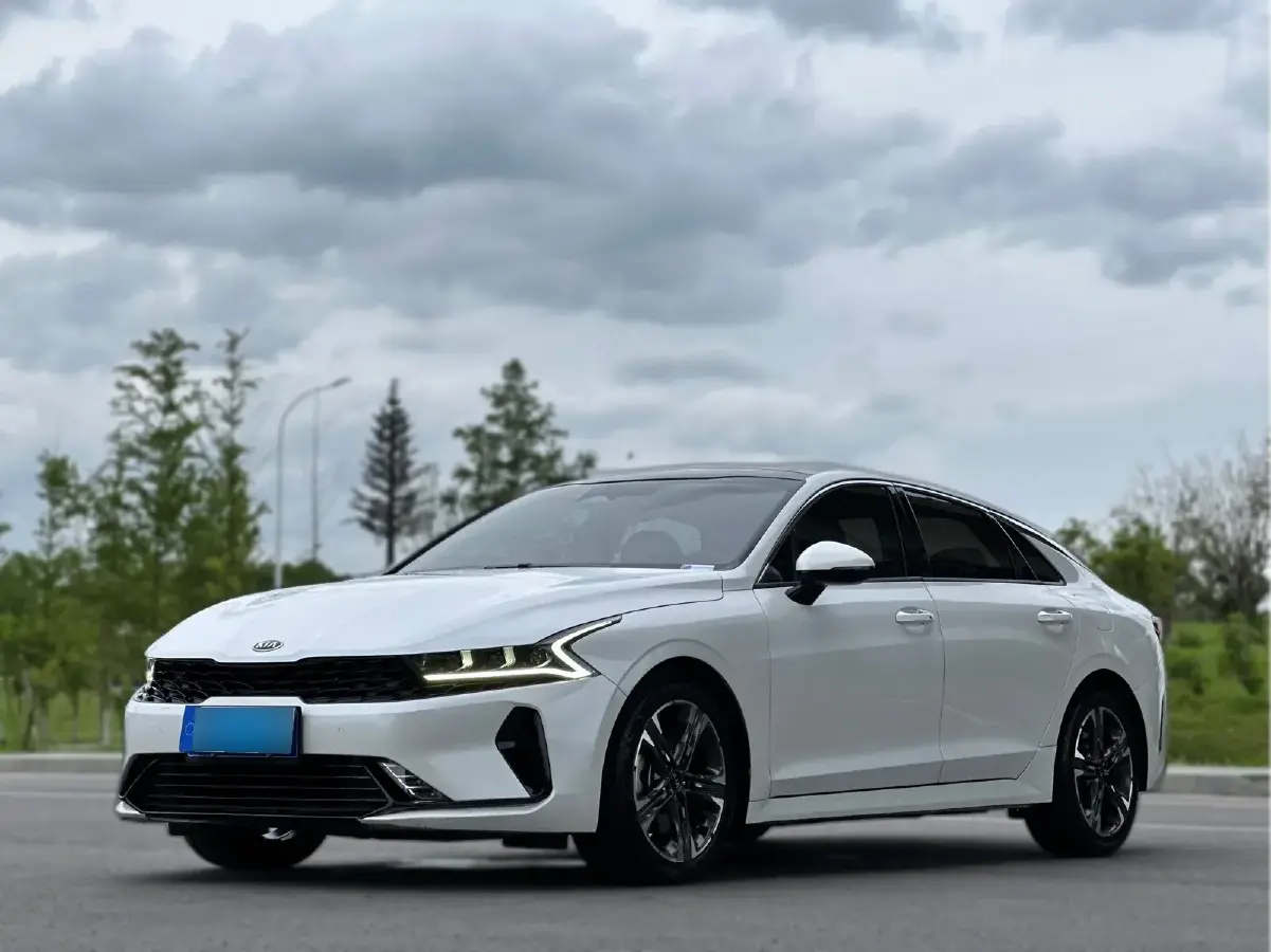 2020 Kia K5 2.0T 240HP L4 8AT