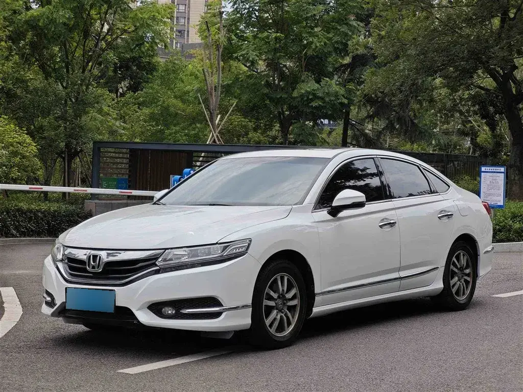 2017 Honda Spirior 2.0L 155HP L4 CVT