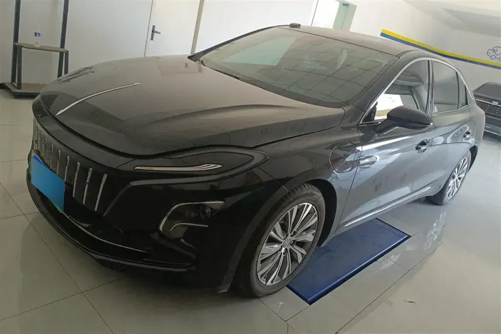 2023 HongQi E-QM5 BEV 82KWH