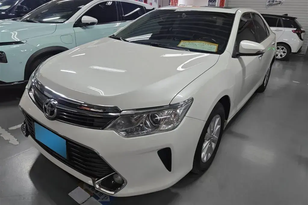 2015 Toyota Camry 2.0L 167HP L4 6AT