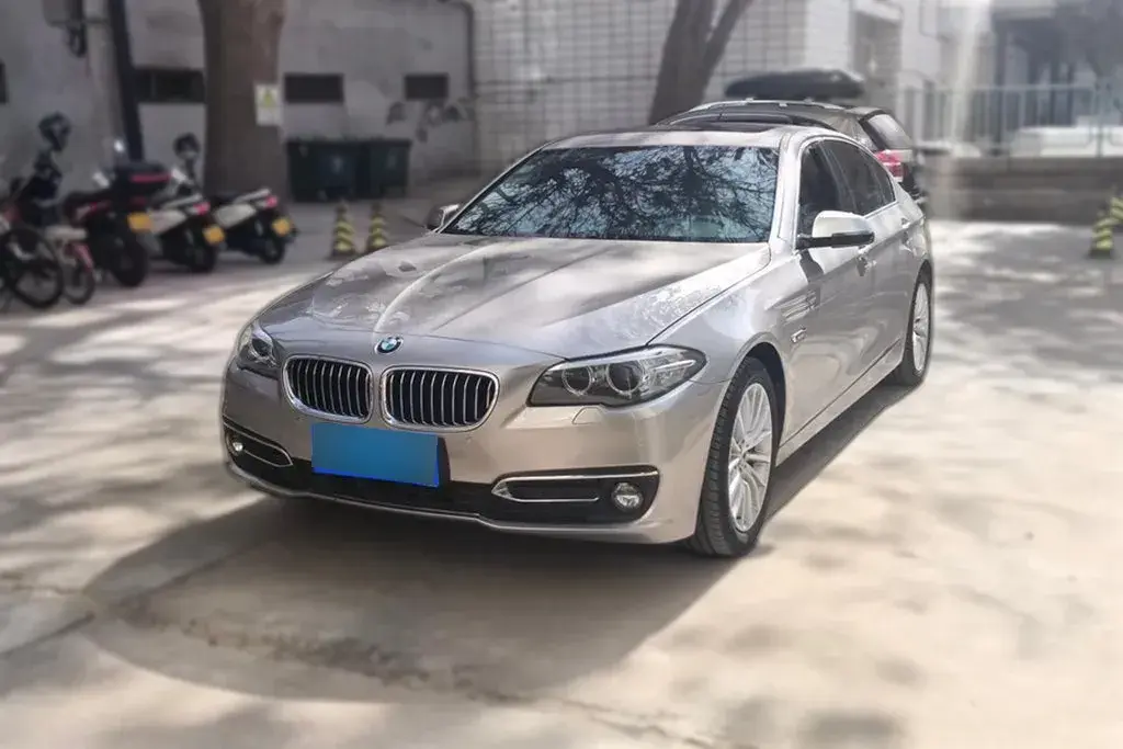 2014 BMW 5 Series 2.0T 218HP L4 8AT