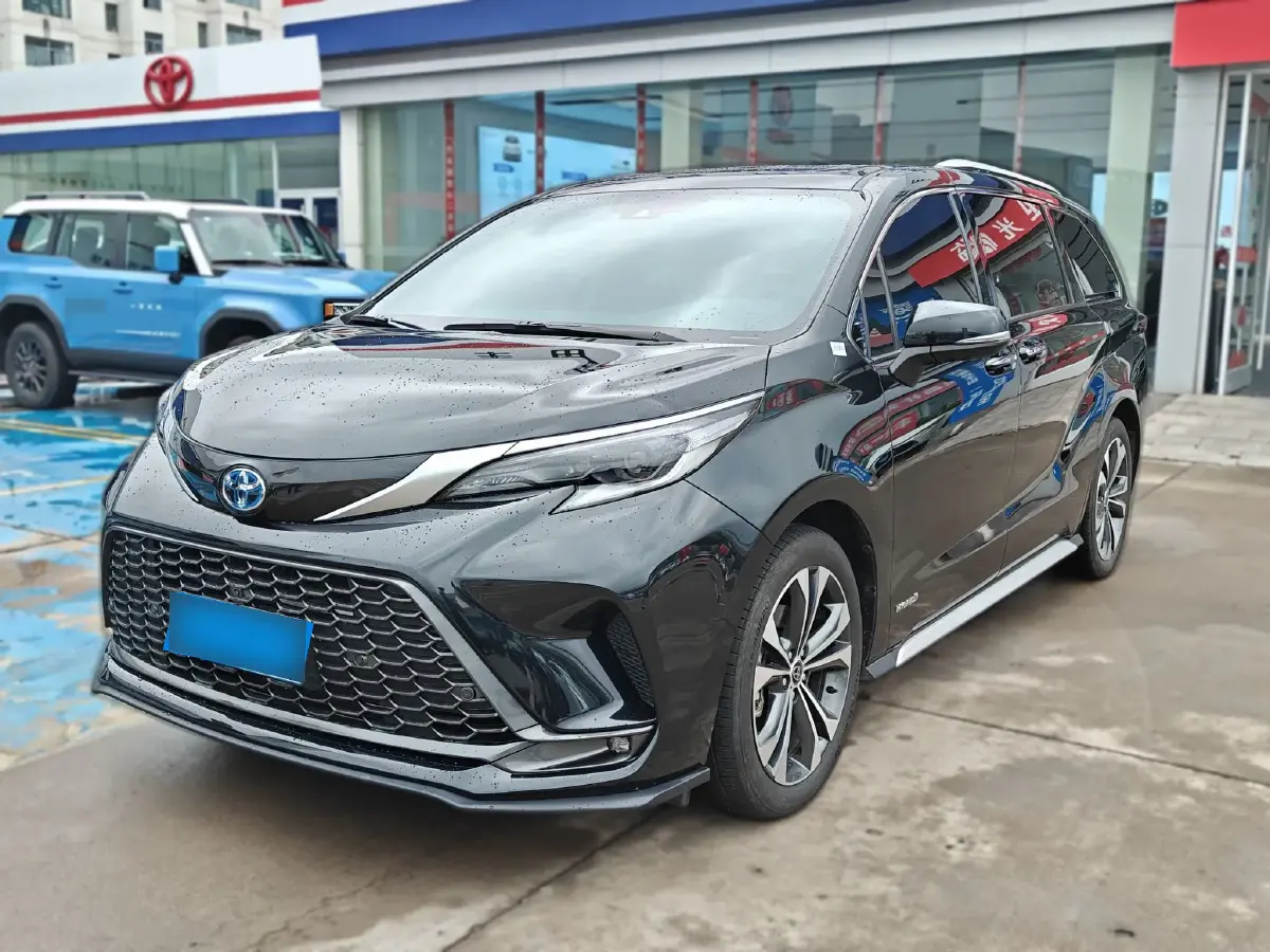 2024 Toyota Granvia 2.5L 189HP L4 E-CVT Hybrid