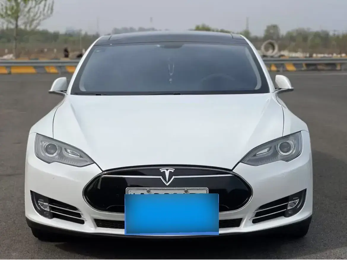 2014 Tesla Model S BEV 85KWH