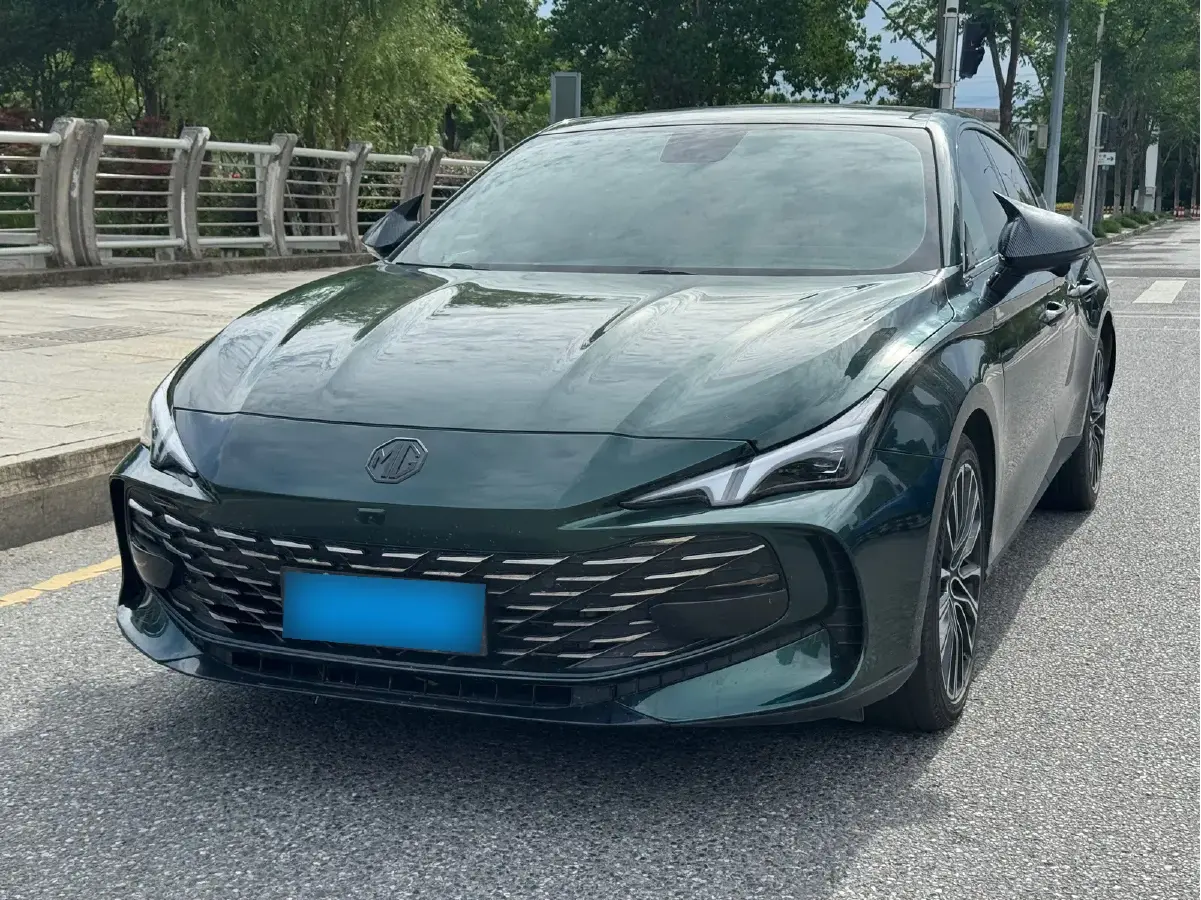 2023 MG 7 2.0T 261HP L4 9AT