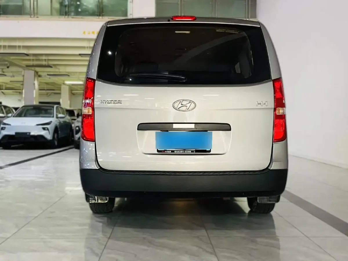 2011 Hyundai H-1 Wagon 2.4L 173HP L4 4AT,autocango,china used car exporter,china ev exporter,chinese used car exporter,chinese used ev exporter