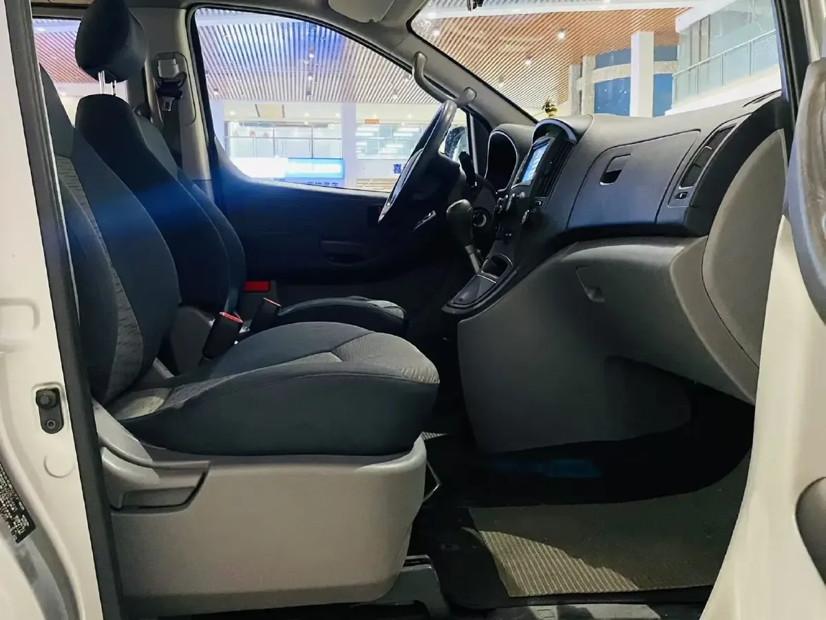 2011 Hyundai H-1 Wagon 2.4L 173HP L4 4AT,autocango,china used car exporter,china ev exporter,chinese used car exporter,chinese used ev exporter