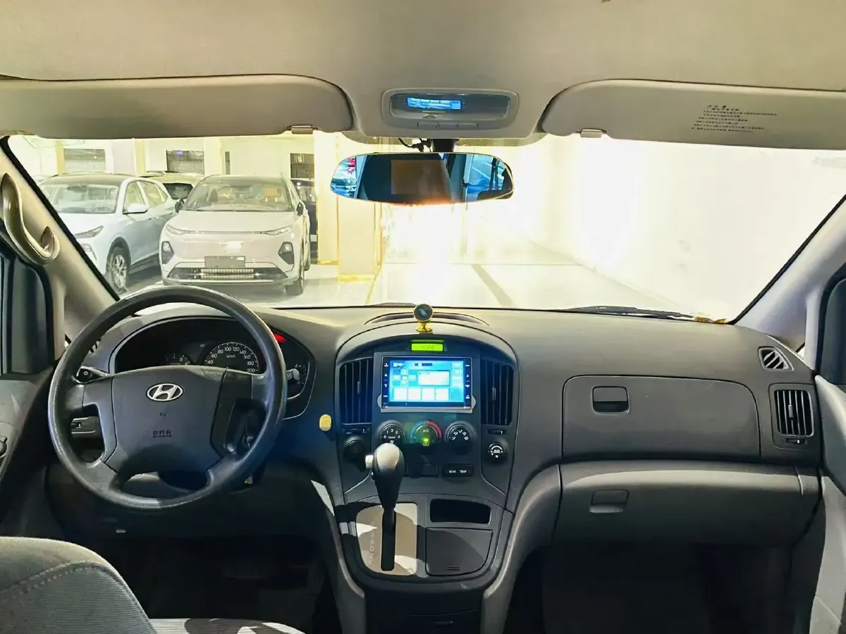 2011 Hyundai H-1 Wagon 2.4L 173HP L4 4AT,autocango,china used car exporter,china ev exporter,chinese used car exporter,chinese used ev exporter