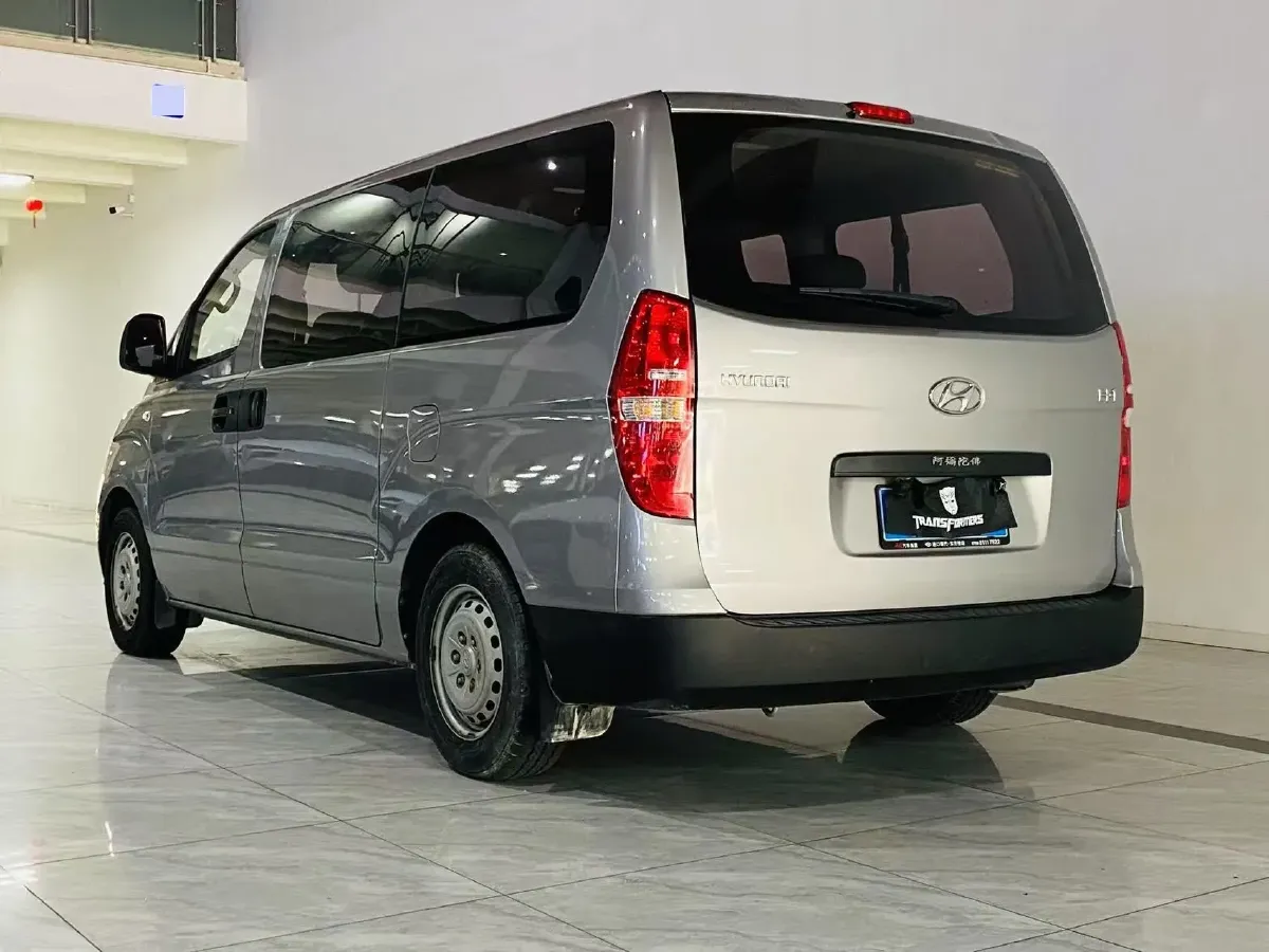 2011 Hyundai H-1 Wagon 2.4L 173HP L4 4AT,autocango,china used car exporter,china ev exporter,chinese used car exporter,chinese used ev exporter