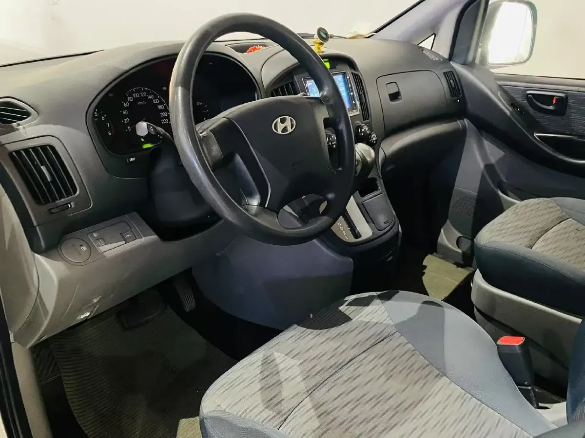 2011 Hyundai H-1 Wagon 2.4L 173HP L4 4AT,autocango,china used car exporter,china ev exporter,chinese used car exporter,chinese used ev exporter