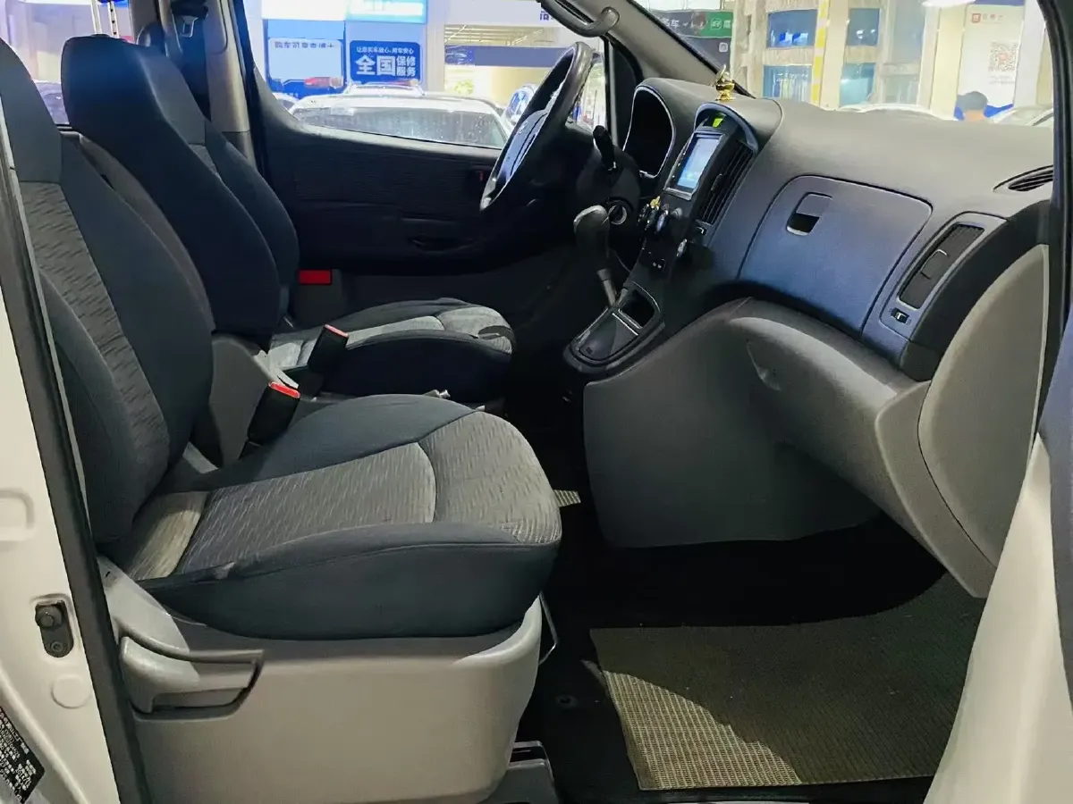 2011 Hyundai H-1 Wagon 2.4L 173HP L4 4AT,autocango,china used car exporter,china ev exporter,chinese used car exporter,chinese used ev exporter