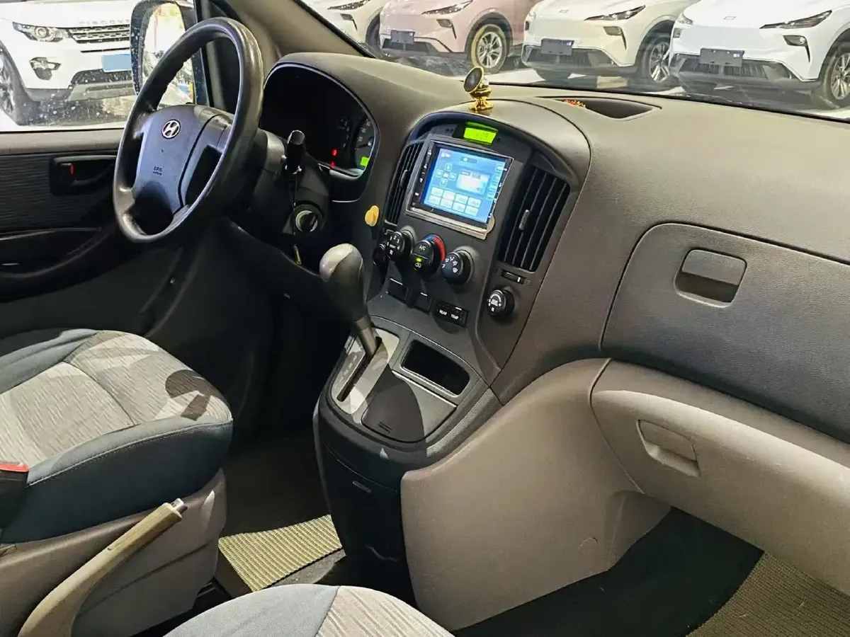 2011 Hyundai H-1 Wagon 2.4L 173HP L4 4AT,autocango,china used car exporter,china ev exporter,chinese used car exporter,chinese used ev exporter