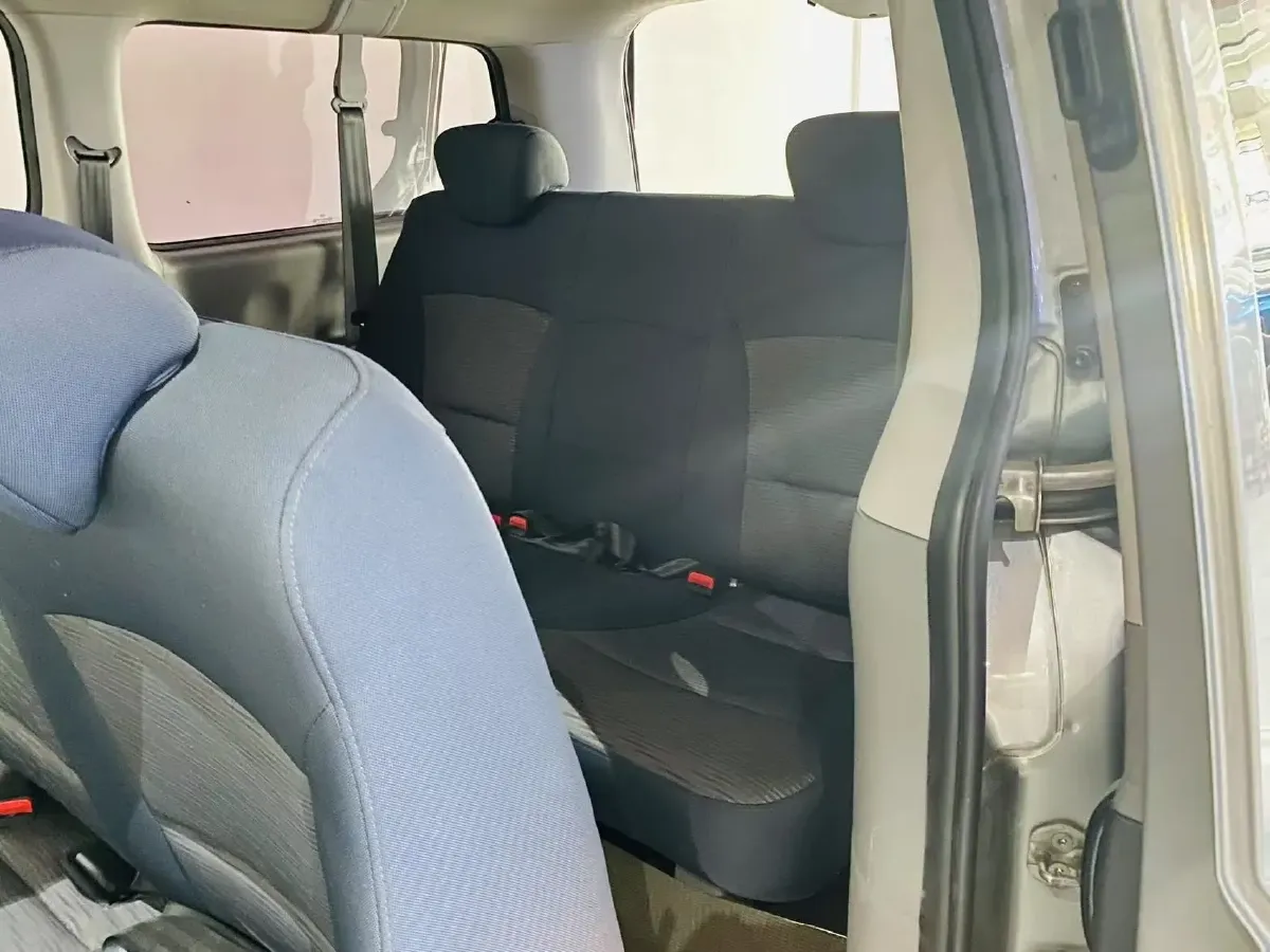 2011 Hyundai H-1 Wagon 2.4L 173HP L4 4AT,autocango,china used car exporter,china ev exporter,chinese used car exporter,chinese used ev exporter