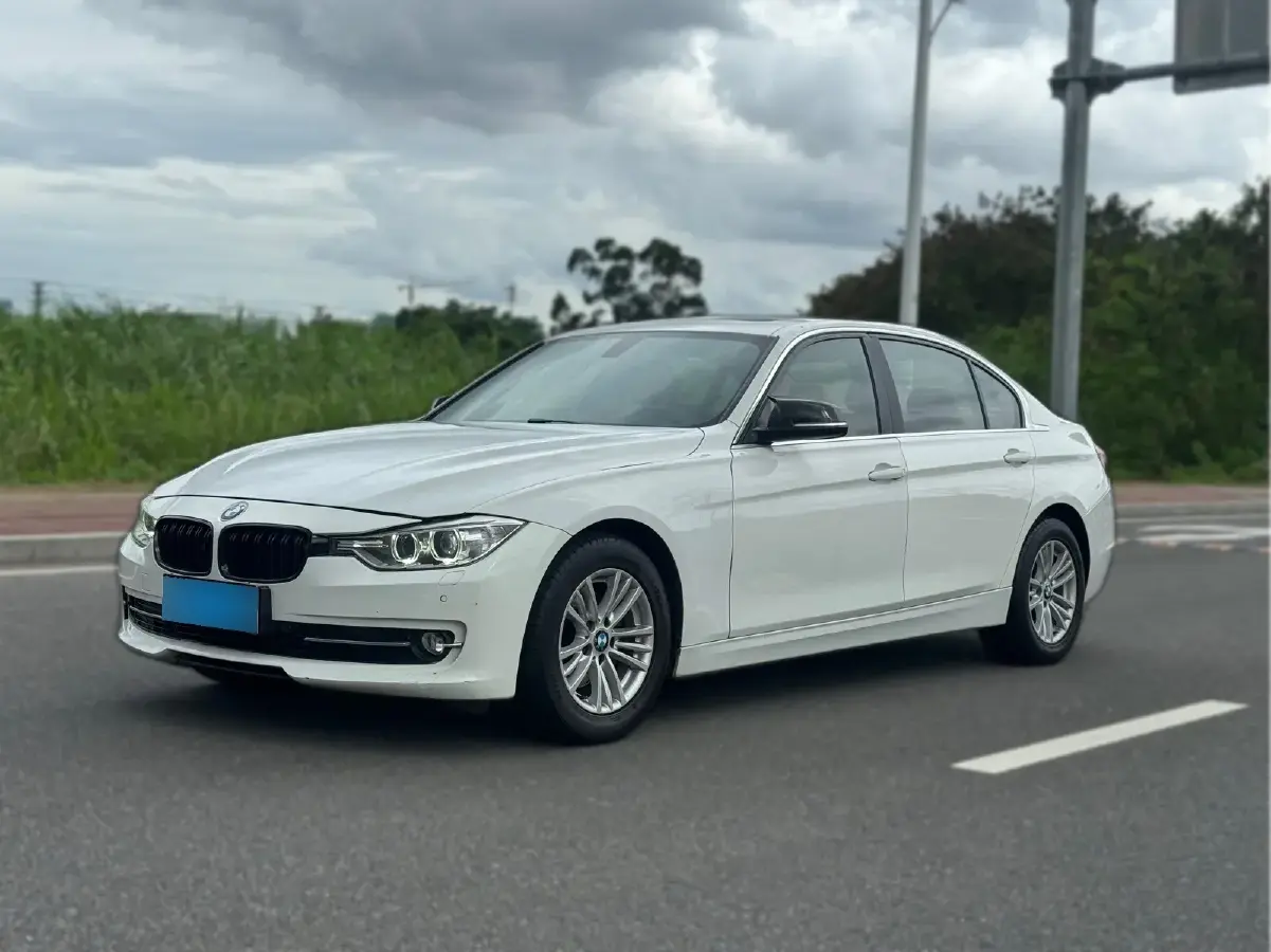 2013 BMW 3 Series 2.0T 184HP L4 8AT