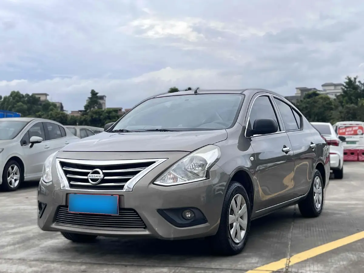 2015 Nissan Sunny 1.5L 112HP L4 5MT
