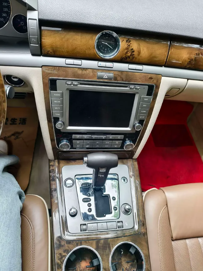 2011 Volkswagen Pheaton 3.6L 280HP V6 6AT,autocango,china used car exporter,china ev exporter,chinese used car exporter,chinese used ev exporter