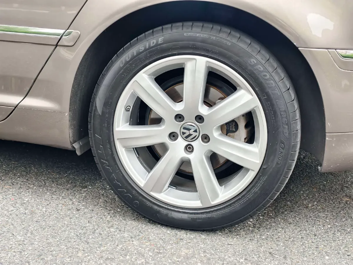 2011 Volkswagen Pheaton 3.6L 280HP V6 6AT,autocango,china used car exporter,china ev exporter,chinese used car exporter,chinese used ev exporter