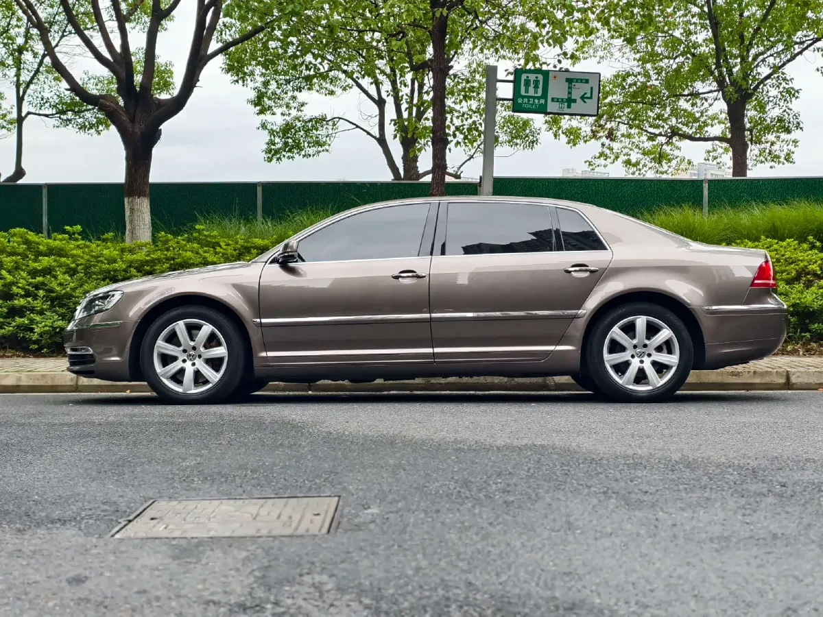 2011 Volkswagen Pheaton 3.6L 280HP V6 6AT,autocango,china used car exporter,china ev exporter,chinese used car exporter,chinese used ev exporter