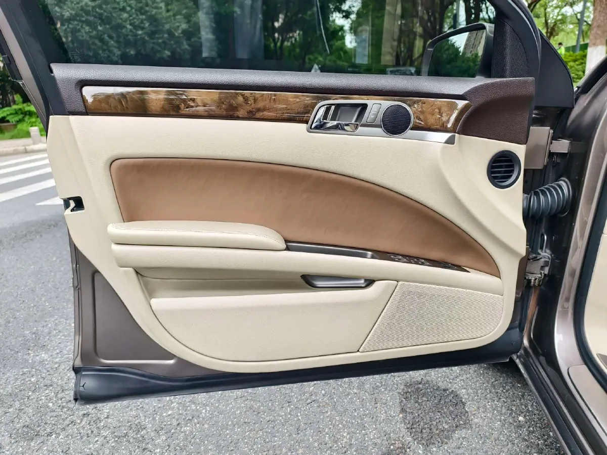 2011 Volkswagen Pheaton 3.6L 280HP V6 6AT,autocango,china used car exporter,china ev exporter,chinese used car exporter,chinese used ev exporter