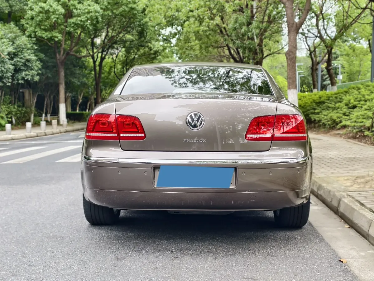 2011 Volkswagen Pheaton 3.6L 280HP V6 6AT,autocango,china used car exporter,china ev exporter,chinese used car exporter,chinese used ev exporter
