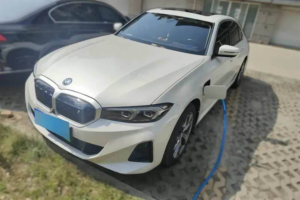 2024 BMW i3 BEV 70KWH