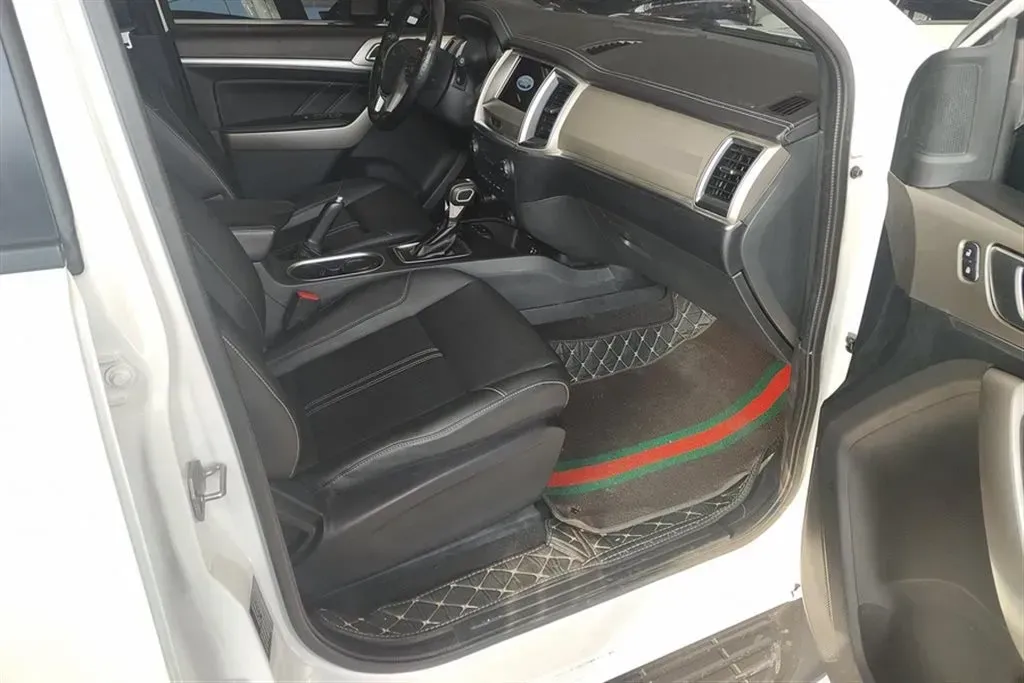 2020 Ford Everest 2.3T 275HP L4 10AT,autocango,china used car exporter,china ev exporter,chinese used car exporter,chinese used ev exporter