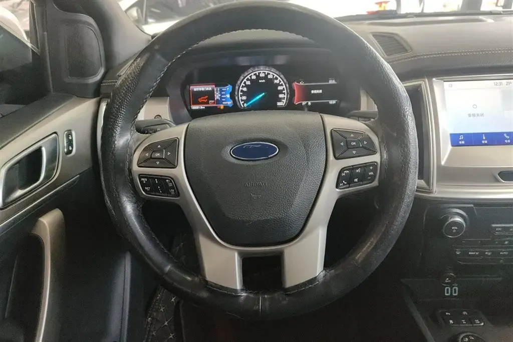 2020 Ford Everest 2.3T 275HP L4 10AT,autocango,china used car exporter,china ev exporter,chinese used car exporter,chinese used ev exporter