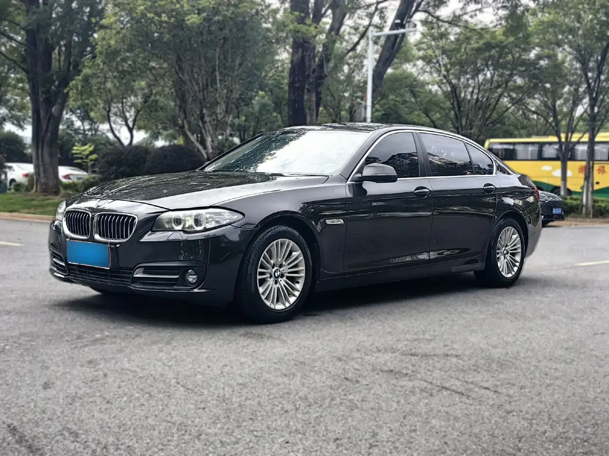 2014 BMW 5 Series 2.0T 218HP L4 8AT
