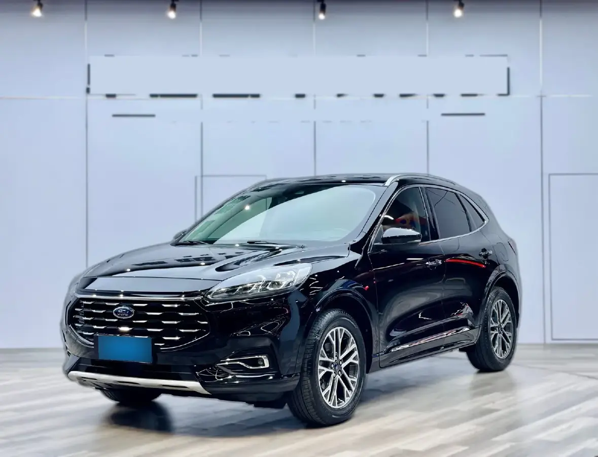 2020 Ford Escape 2.0T 248HP L4 8AT