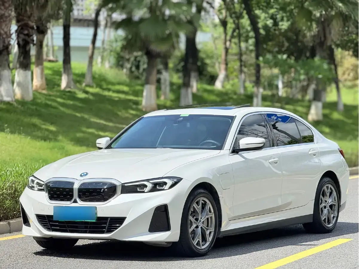 2024 BMW i3 BEV 70KWH