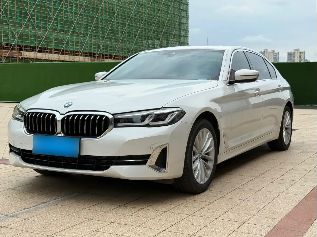 2022 BMW 5 Series 2.0T 184HP L4 8AT